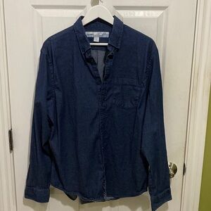 Old Navy dark chambray denim Everyday Shirt men’s size large Slim Fit